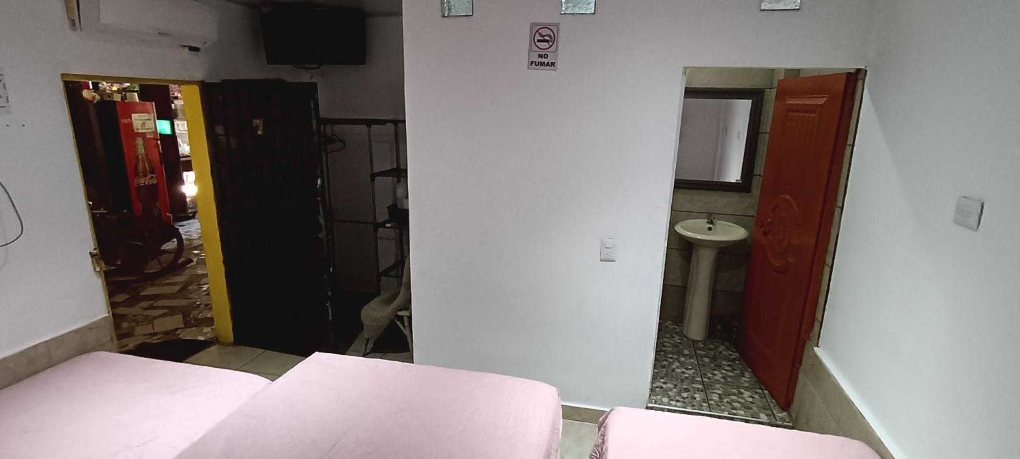 Hostal Santa Marta La Union Luaran gambar